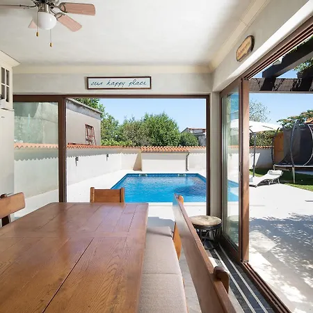 Roza Villa *