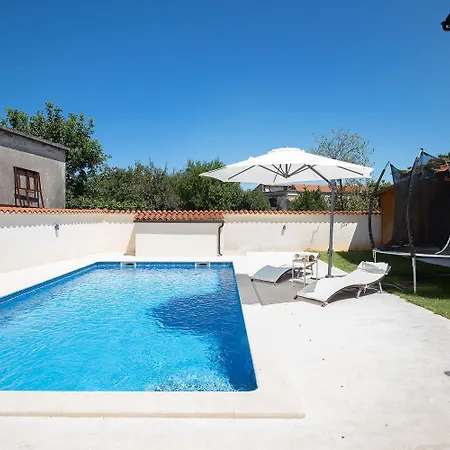 Roza Вилла Puntera