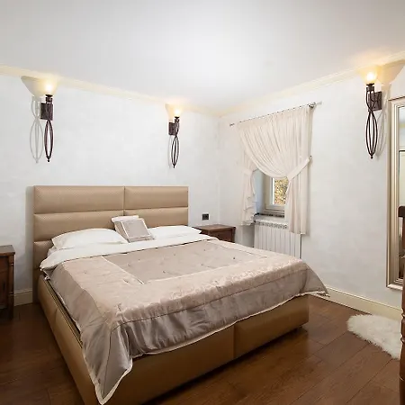Roza Villa *