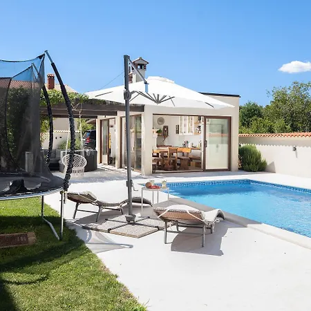 Roza Villa *